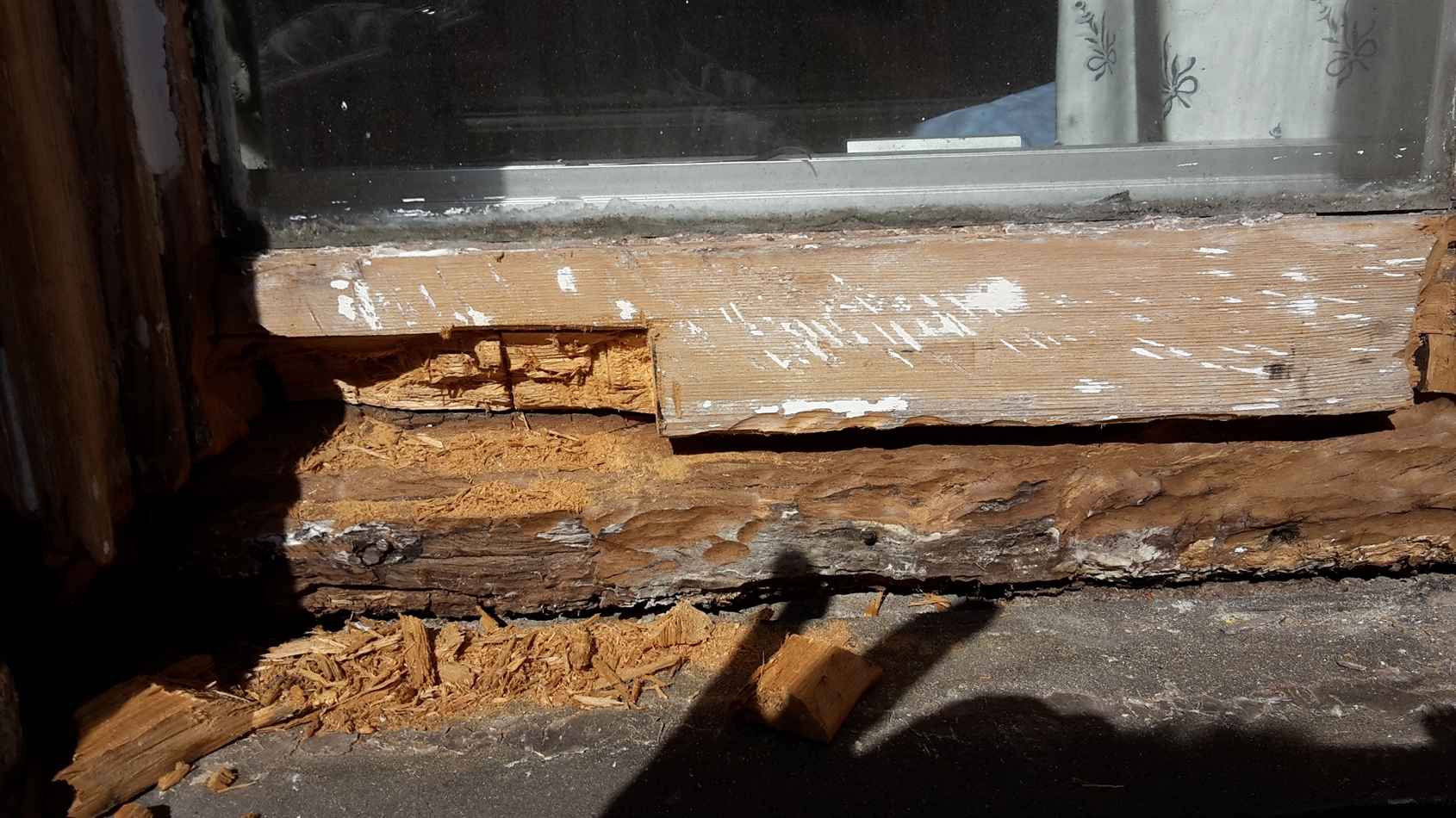 Bottom bar gone sill already removed.